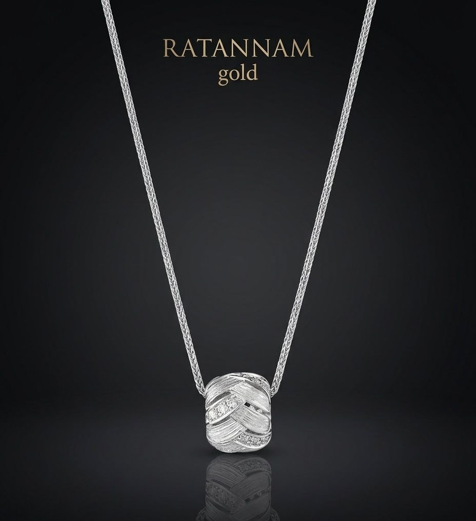 SILVER CHAIN PENDANT