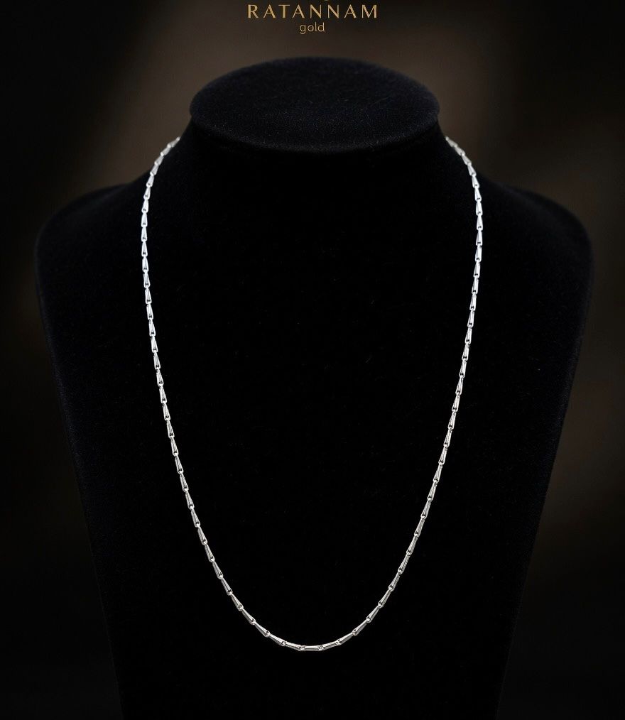 SILVER CHAIN PENDANT
