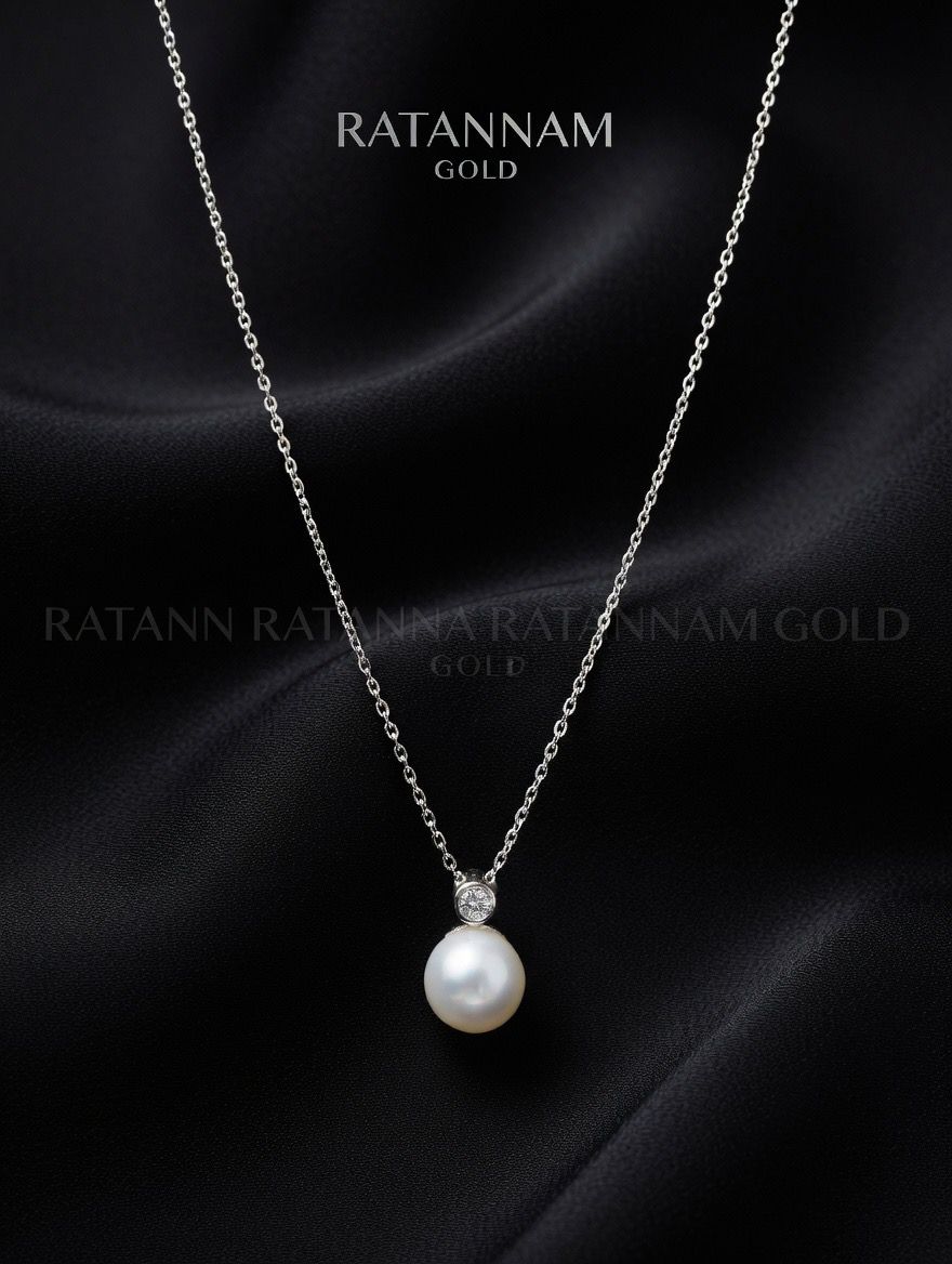 SILVER CHAIN PENDANT