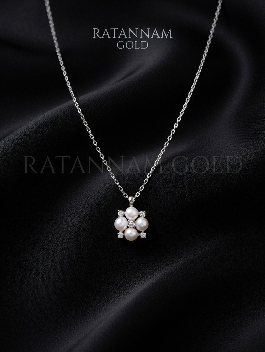 SILVER CHAIN PENDANT