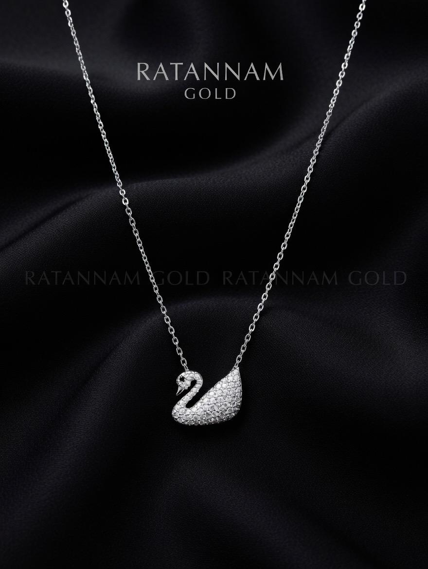 SILVER CHAIN PENDANT