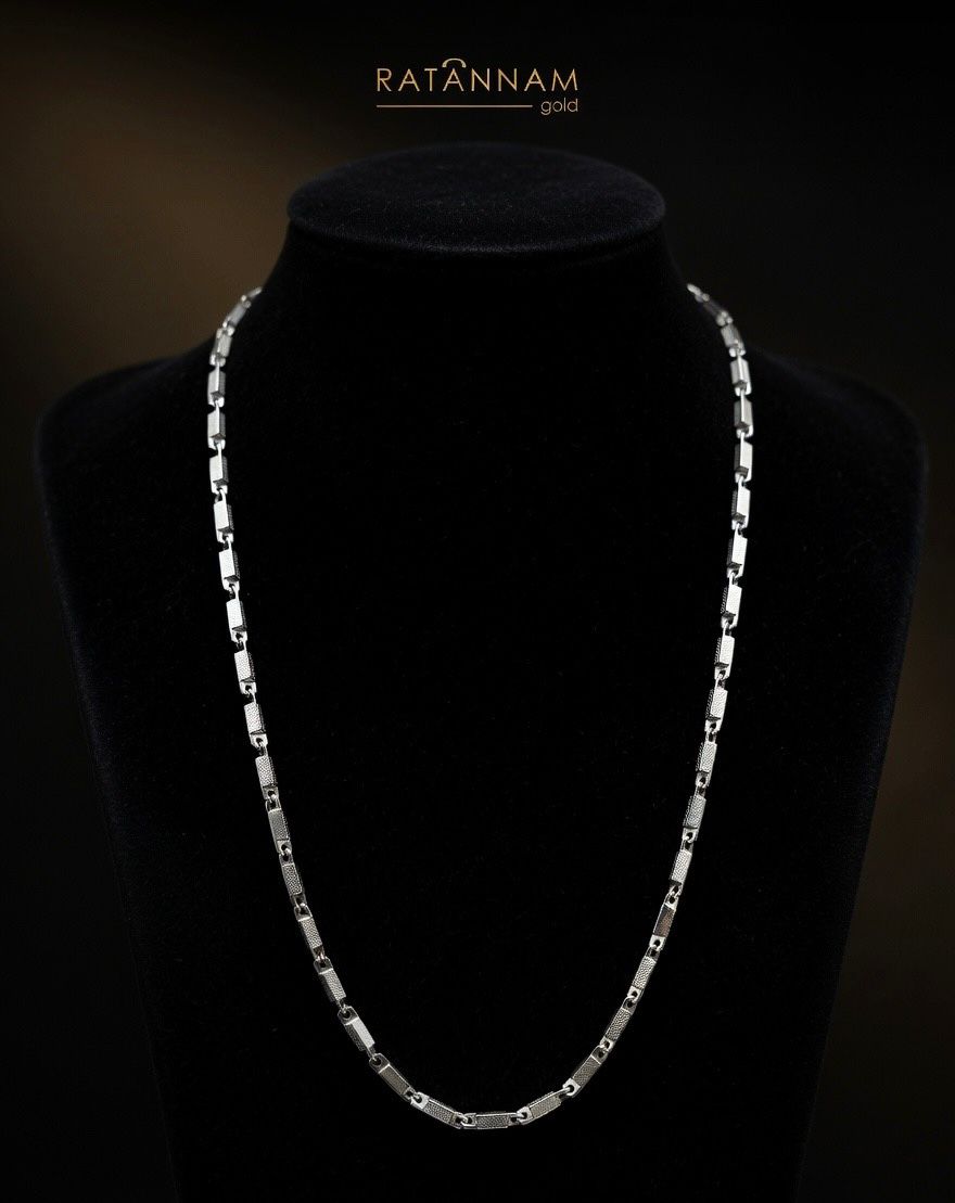 SILVER CHAIN PENDANT