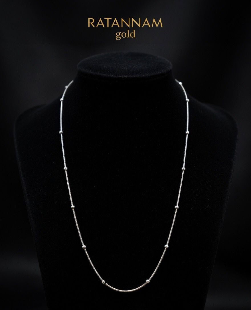 SILVER CHAIN PENDANT