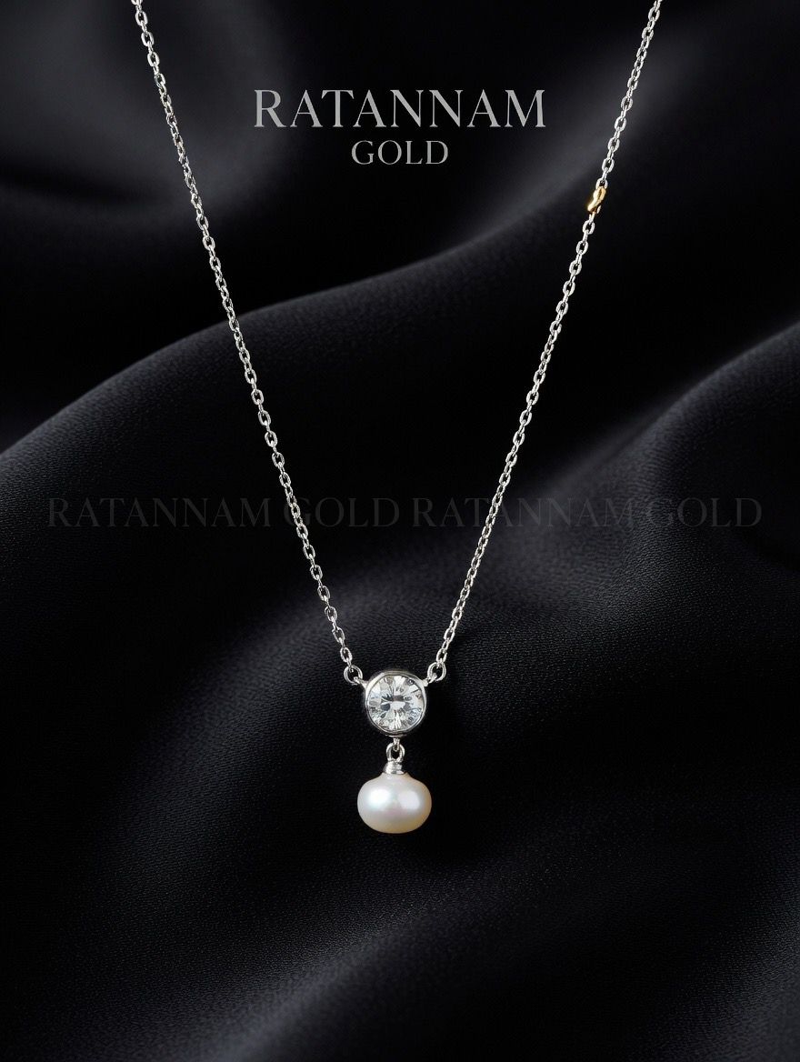 SILVER CHAIN PENDANT