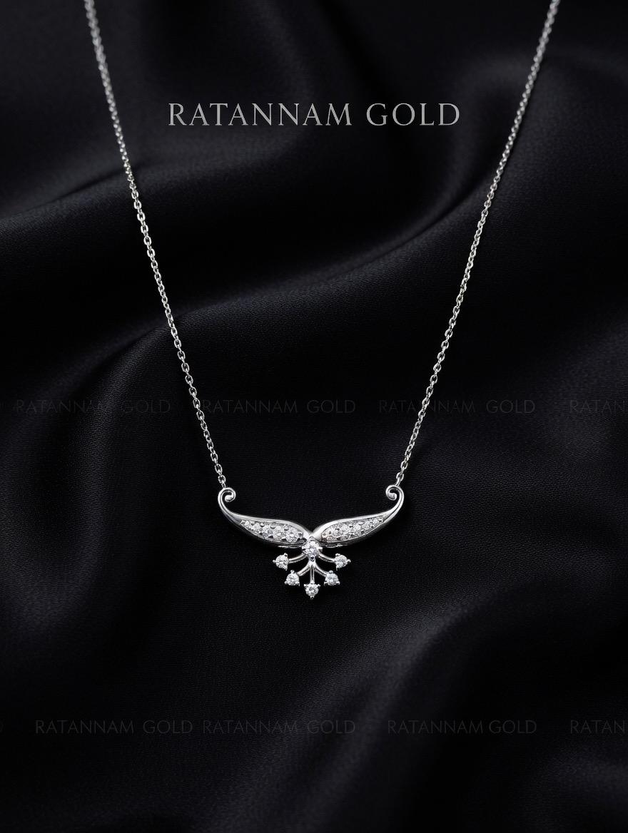 SILVER CHAIN PENDANT