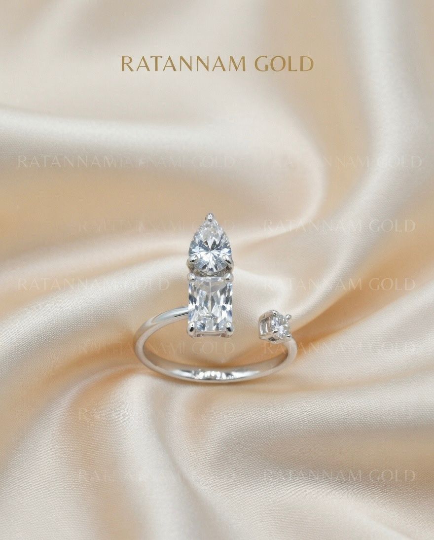SILVER RING