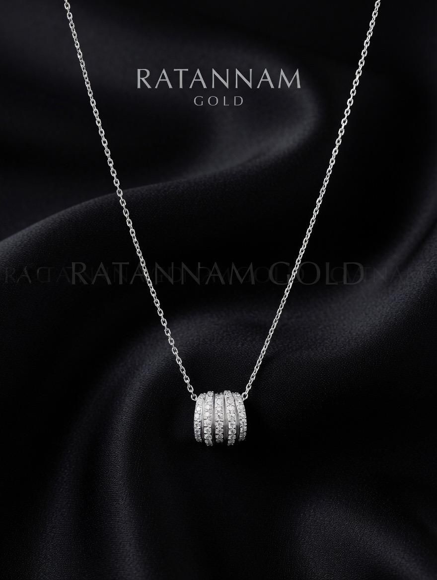 SILVER CHAIN PENDANT